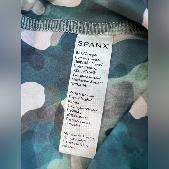 Spanx Booty Boost Women Sz Medium Active Printed 7/8 Leggings Painted Camo Pink - Picture 9 of 12